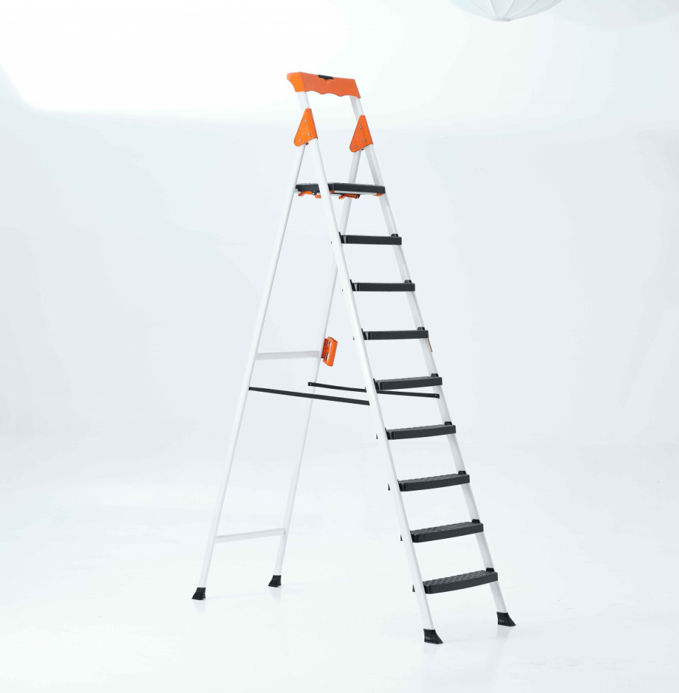 HAUSWEBER 8+1 STEP LADDER